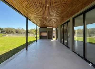 Venta Casa a estrenar · 5 ambientes · Jardín y Pileta · Cantón Norte