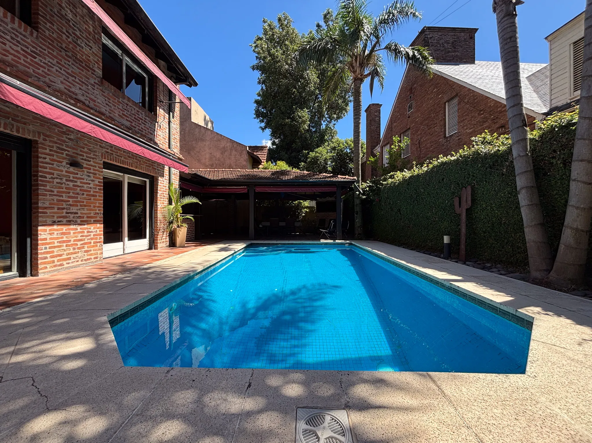 Venta Casa · 7 ambientes · Pileta · Quincho · Lomas de San Isidro - Foto 2