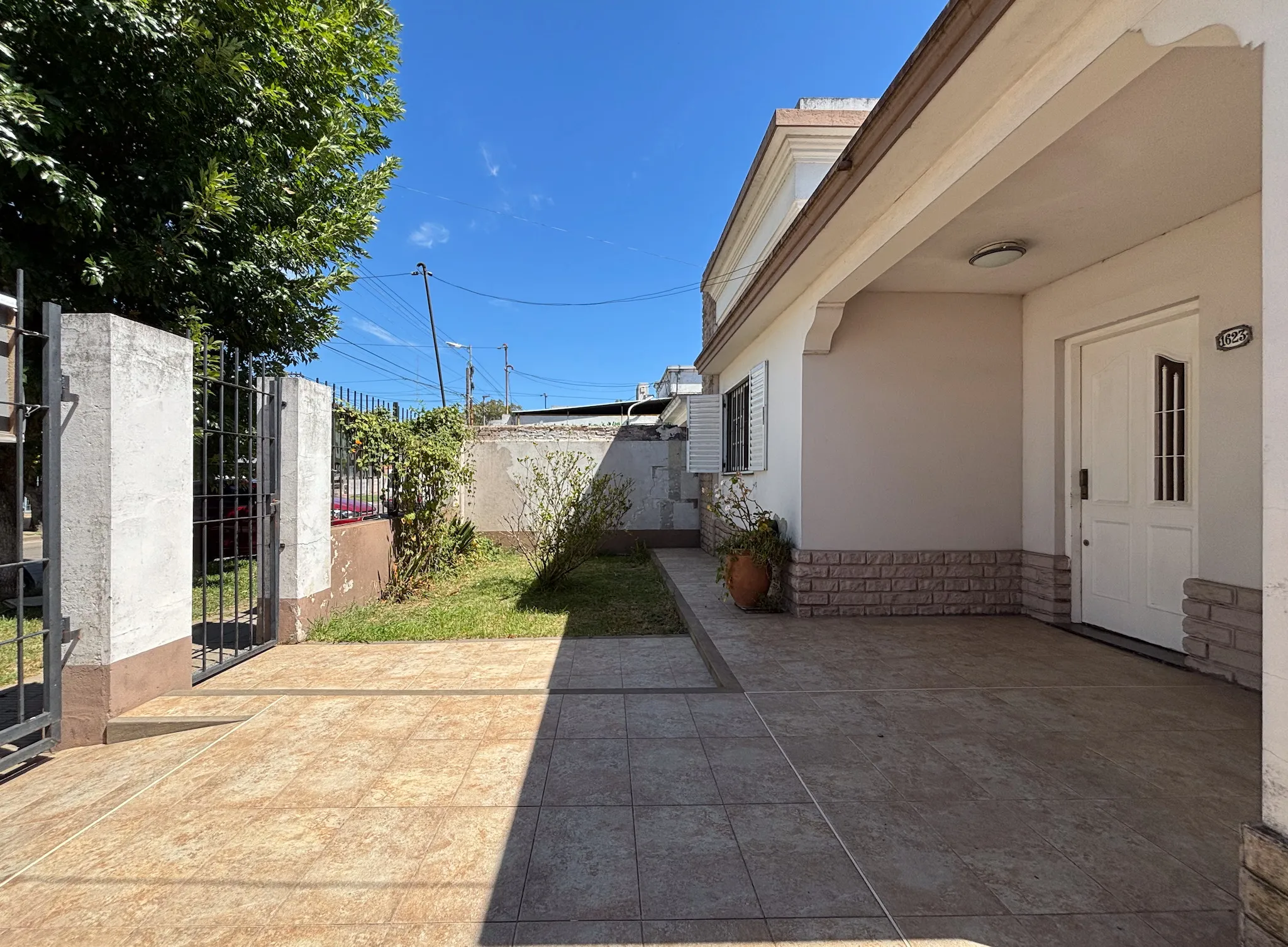 Casa 3 ambientes · Jardín · Cochera · Apto Credito · Zárate - Foto 2