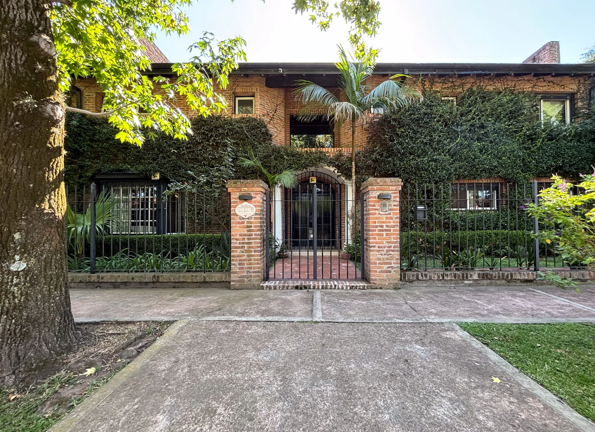 Venta Casa · 7 ambientes · Pileta · Quincho · Lomas de San Isidro - Foto 3