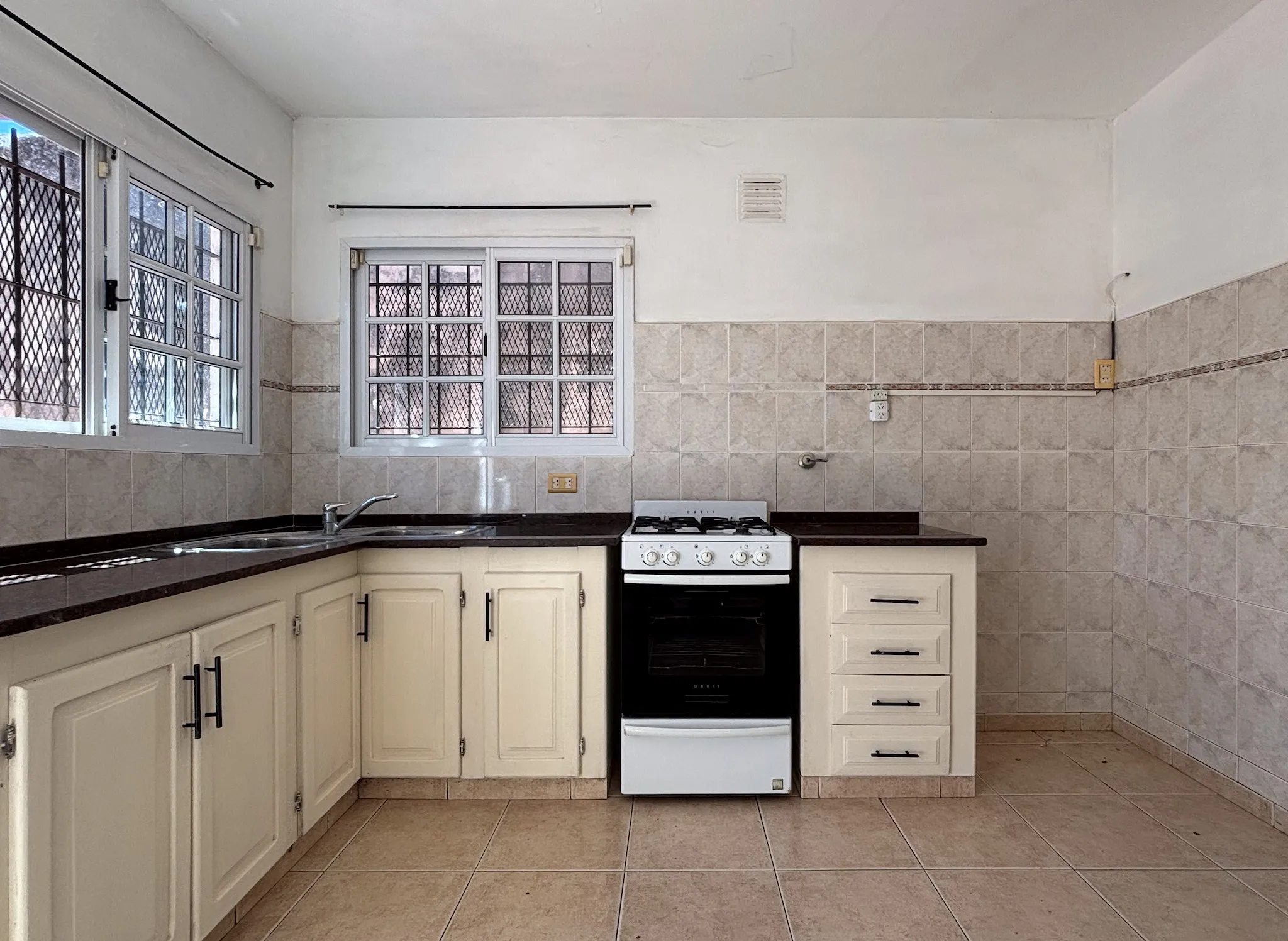 Casa 3 ambientes · Jardín · Cochera · Apto Credito · Zárate - Foto 6