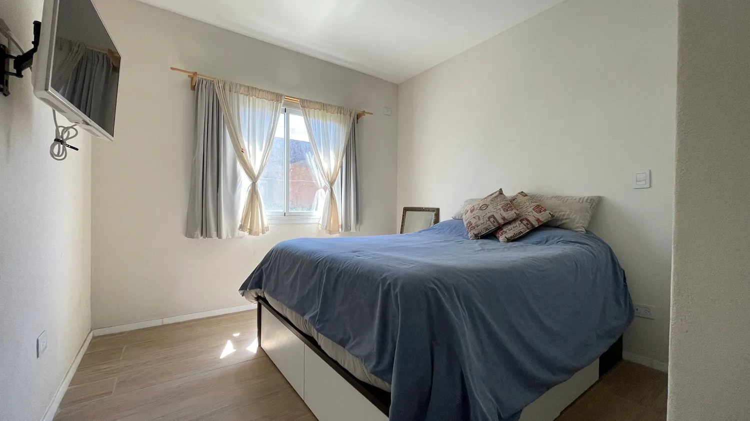Venta Casa · 3 Dormitorios · Galeria con Parrilla · Jardin · Santa Isabel Etapa 2 - Foto 24