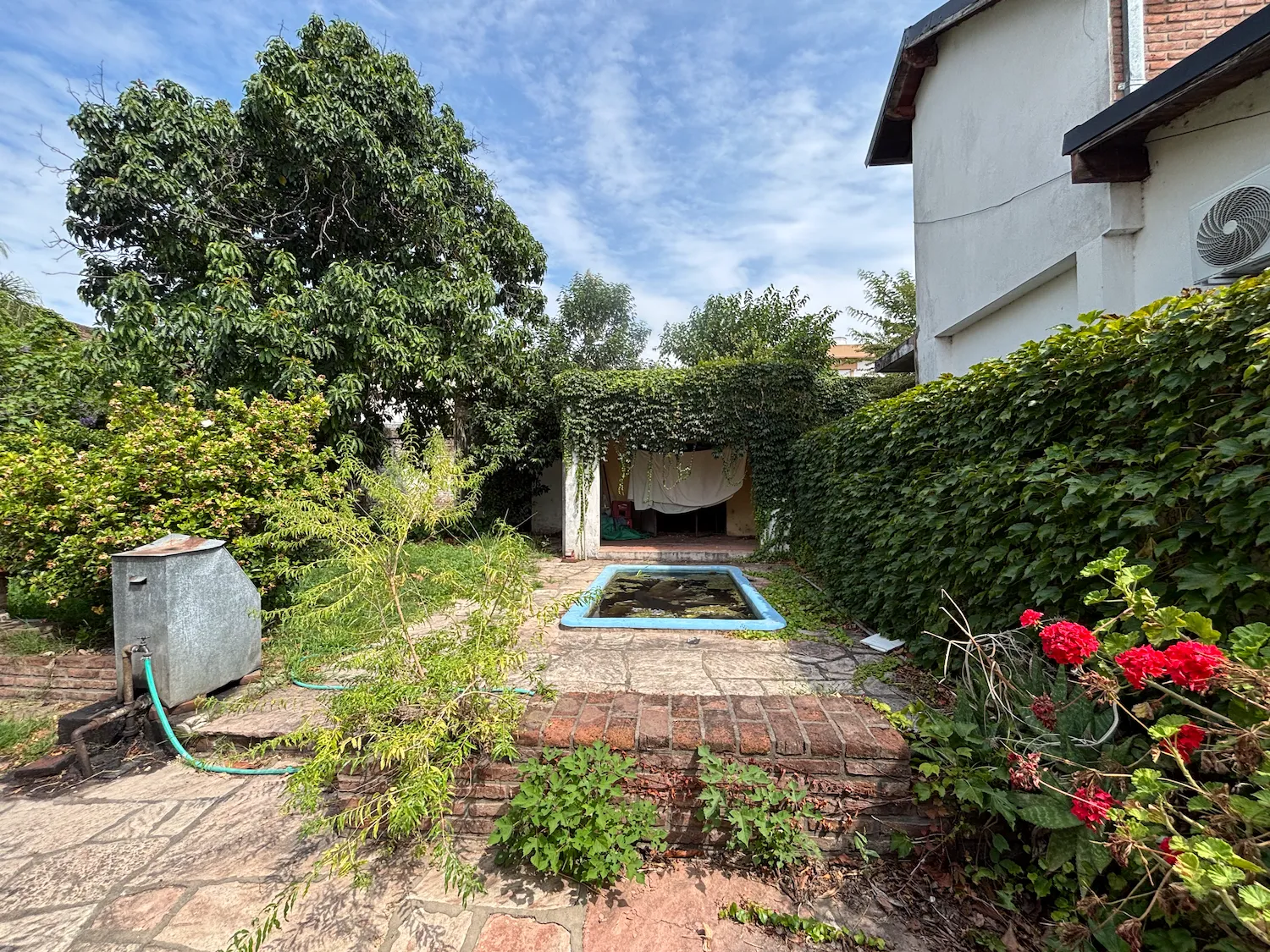 Venta Casa · 5 ambientes · Pileta · Depto auxiliar al fondo · Don Torcuato - Foto 12