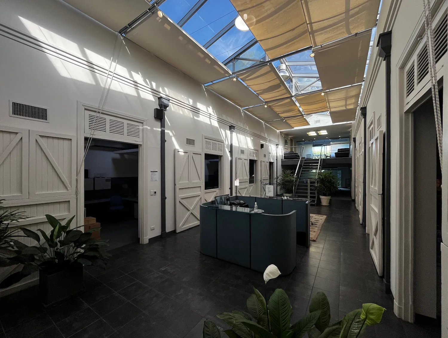 Edificio de oficinas con carácter único · Sin expensas · Lomas de San Isidro - Foto 3
